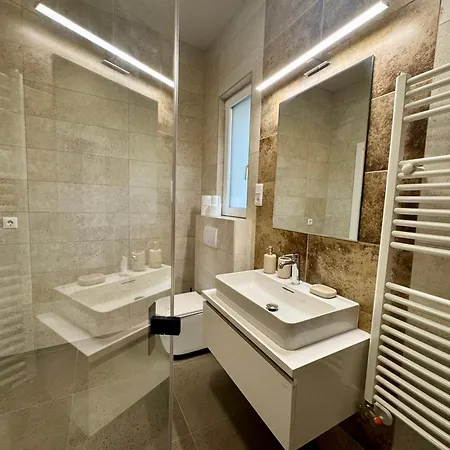 Apartament Emma Casa Apartmant Free Private Parking With Ev Supply Availability