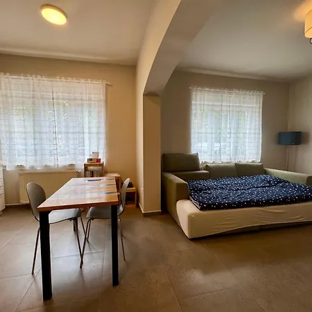 Emma Casa Apartmant Free Private Parking With Ev Supply Availability *