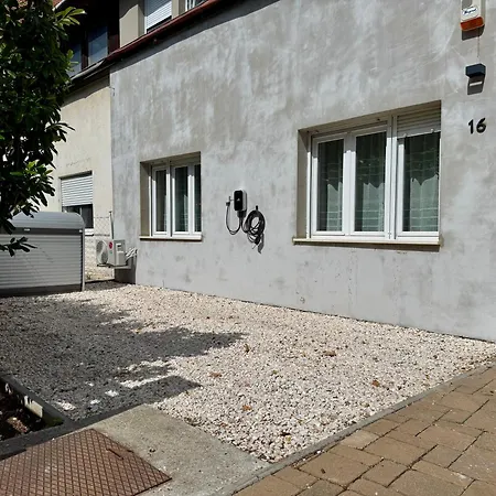 アパート Emma Casa Apartmant Free Private Parking With Ev Supply Availability *