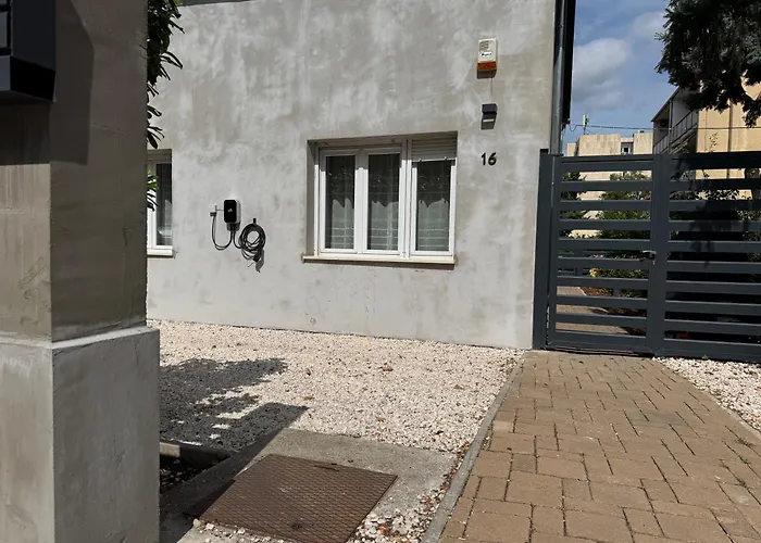 Apartament Emma Casa Apartmant Free Private Parking With Ev Supply Availability